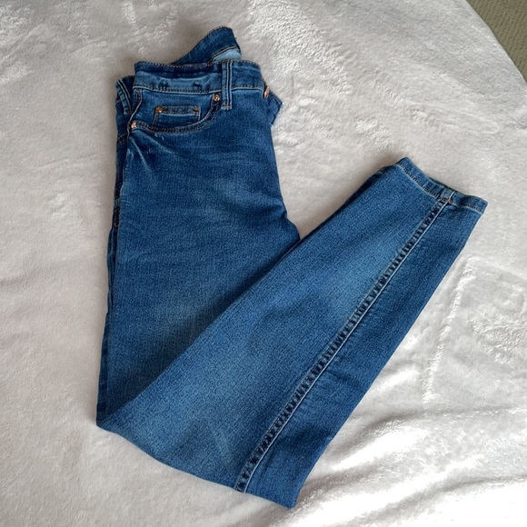 Truth + Theory Straight leg Jeans - Picture 4 of 4